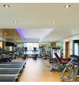 Justerbar sort ramme til AR111