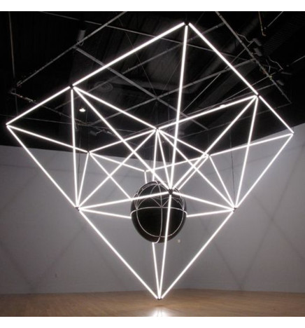 Liitetty 220 V: n LED-loistelampuihin